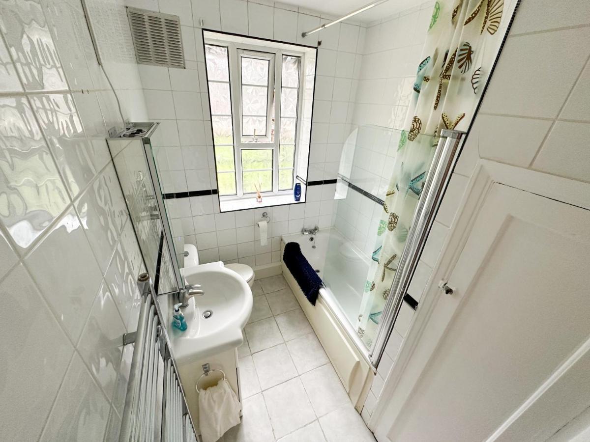Apartamento 2 Bed Flat - Short Walk From Brent Cross Station Hendon Exterior foto